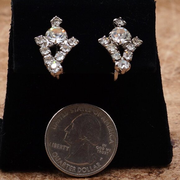 1960 Art Deco Style Chevron Crystal Cluster Stud Earrings Screw Back - Picture 4 of 8